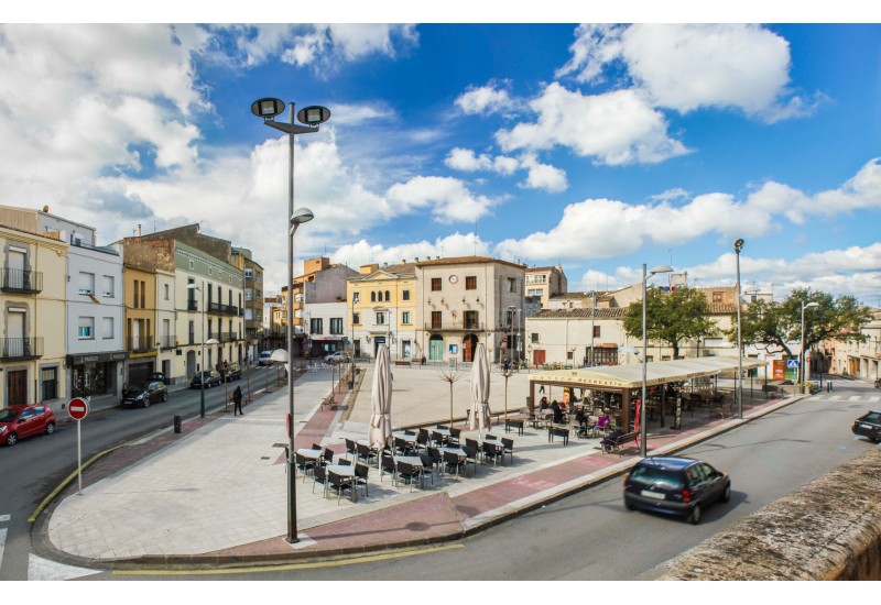 La plaça de la Coma es tancarà al trànsit els diumenges i festius